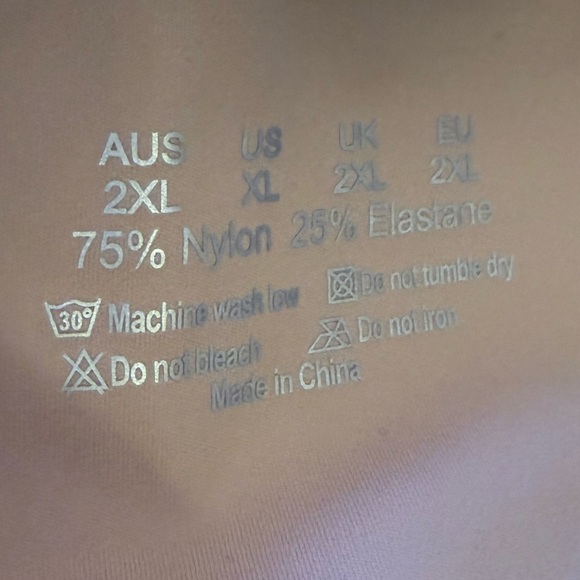 Leggings women's NWT Beige  yoga pants style Pockets Size XL Sport Waistband - Picture 12 of 14